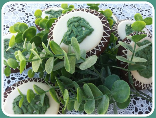 Galletas decoradas con hojas arte topiario