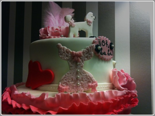 Tarta fondant dos pisos volantes