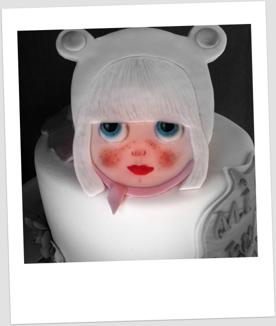 Tarta muñeca Blythe en rosa y blanco