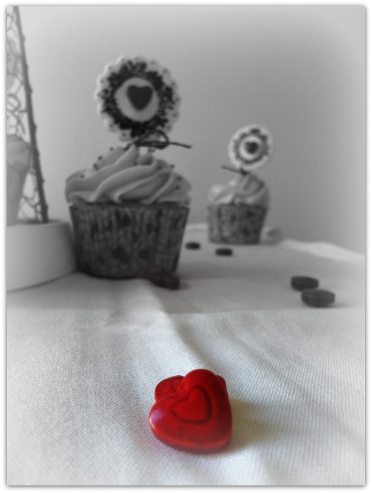 Cupcakes defresa con corazones para San Valentín