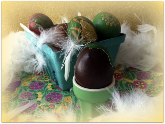 Huevos de pascua de chocolate decorados