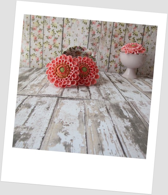 Dalias de fondant o pasta de azúcar