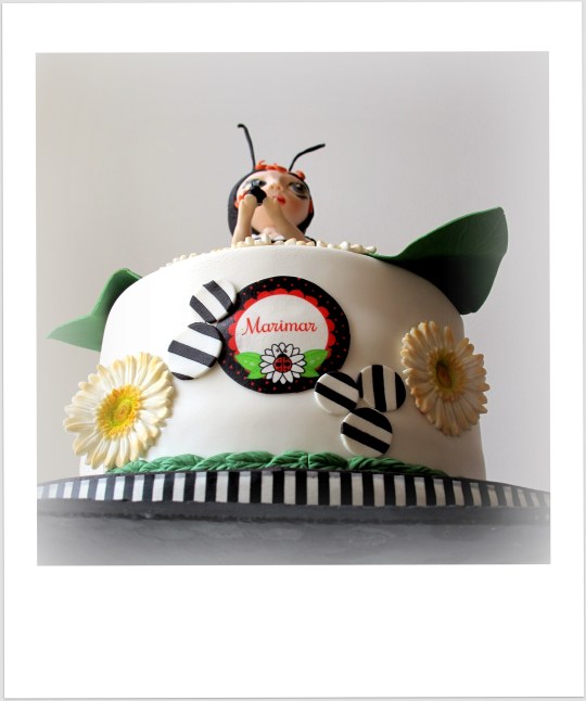 Tarta fondant Srta Mariquita