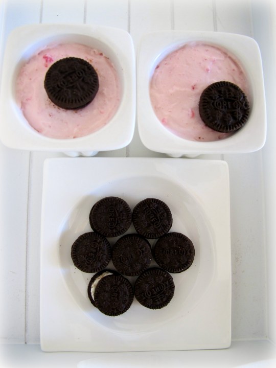 Espuma frambuesa con Oreos