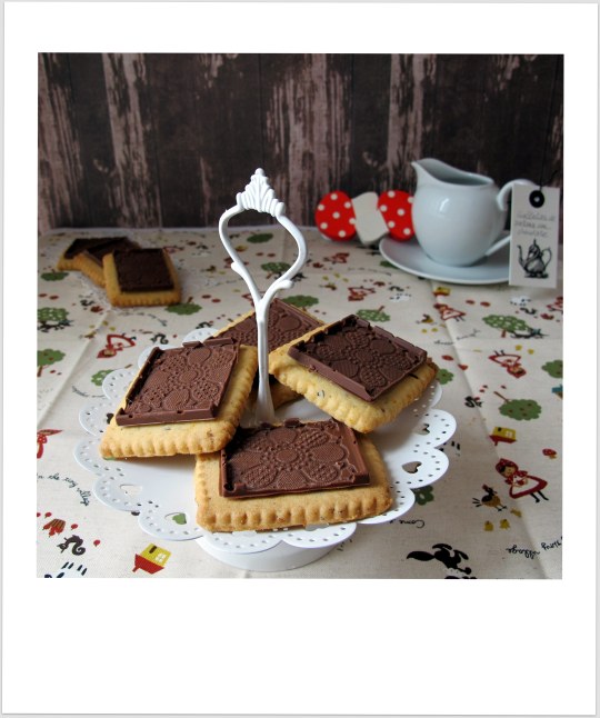 Galletas de avellana con chocolate texturizado