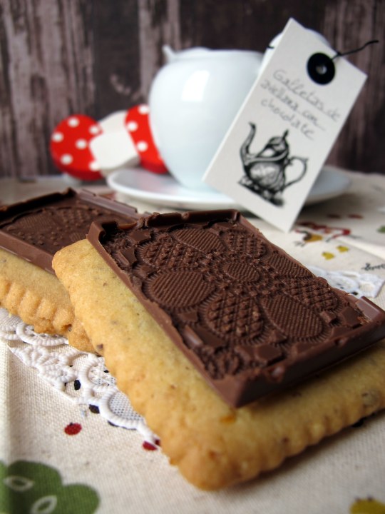 Galletas de avellana y naranja con chocolatinas