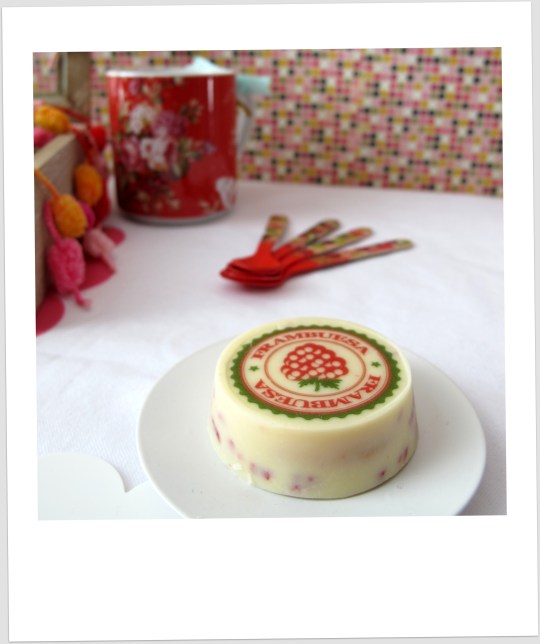 Galletas choco blanco y frambuesa con choco transfer