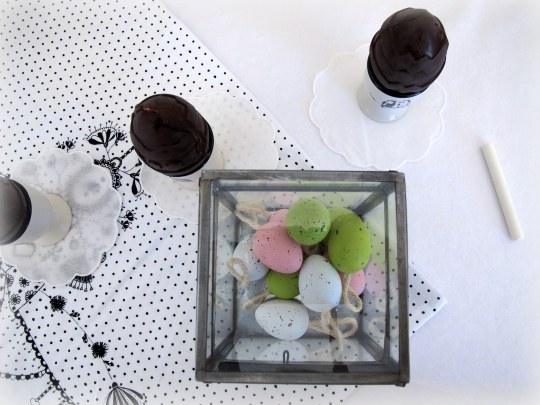 Huevos de chocolate relleno de nubes caseras