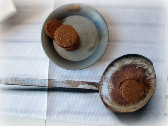 Galletas encaje flores de chocolate