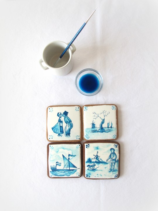 Galletas pintadas con pinturas comestibles ceramica Delft