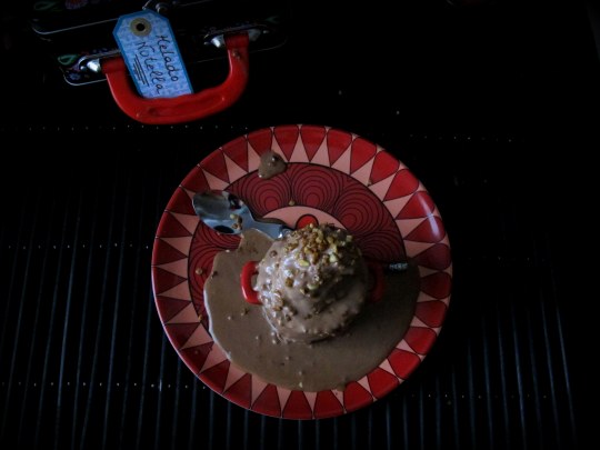 Helado casero de Nutella o nocilla con avellanas