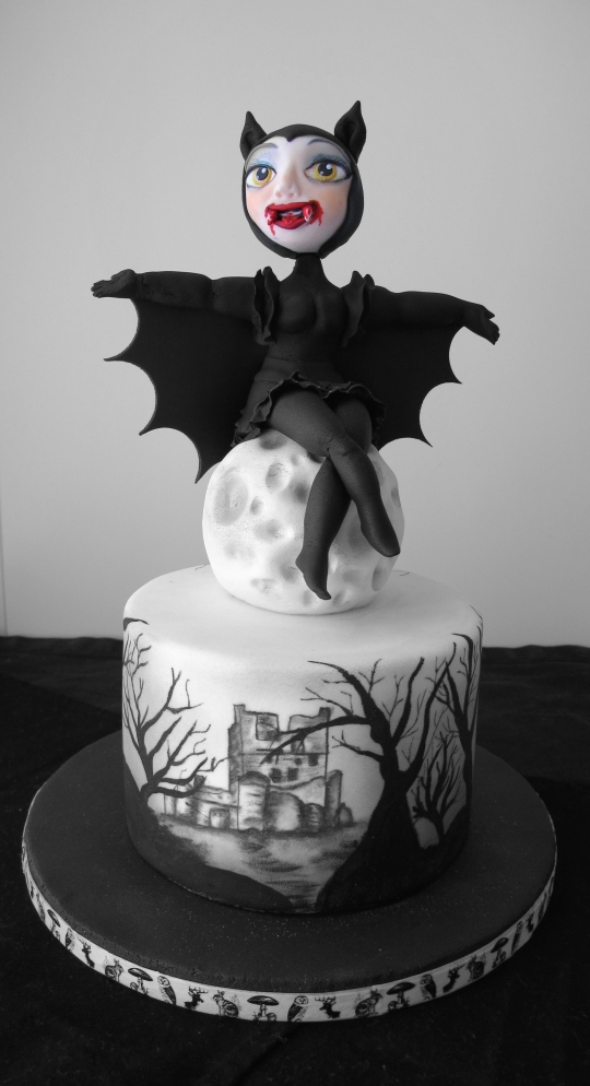 Batwoman cake Halloween